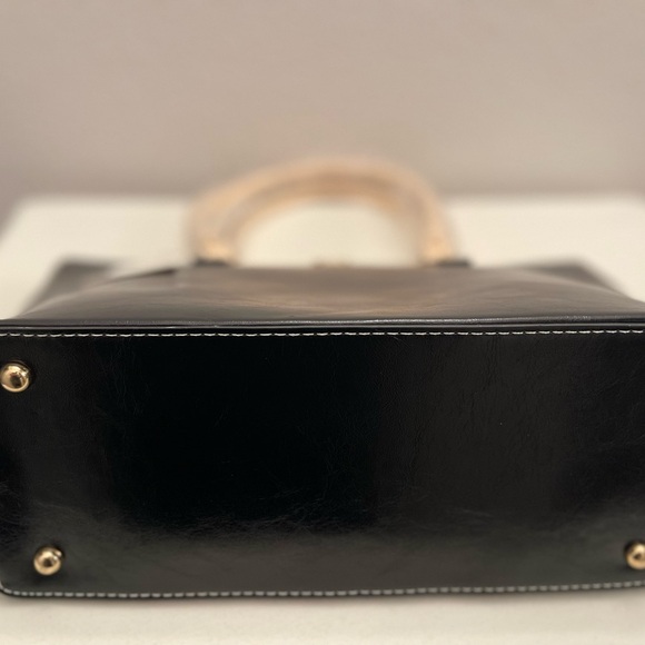 Black and cream tote bag. - Picture 6 of 17